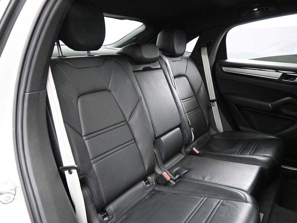 Certified 2023 Porsche Cayenne Platinum Edition AWD/4WD image 26