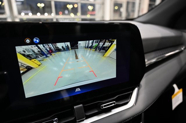 New 2026 Chevrolet Equinox LT w/ Convenience Package II image 16