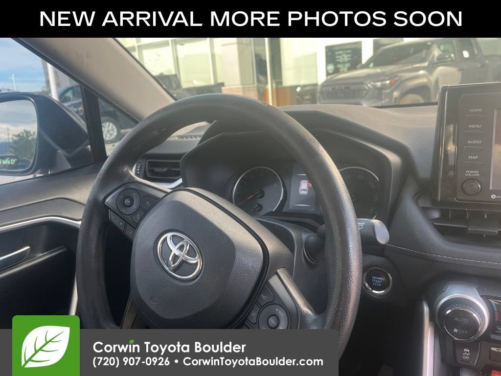 Used 2022 Toyota RAV4 XLE AWD/4WD image 12