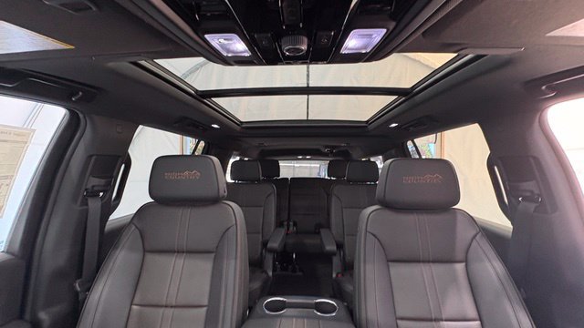 New 2026 Chevrolet Suburban High Country w/ Sun And Tow Package AWD/4WD image 37