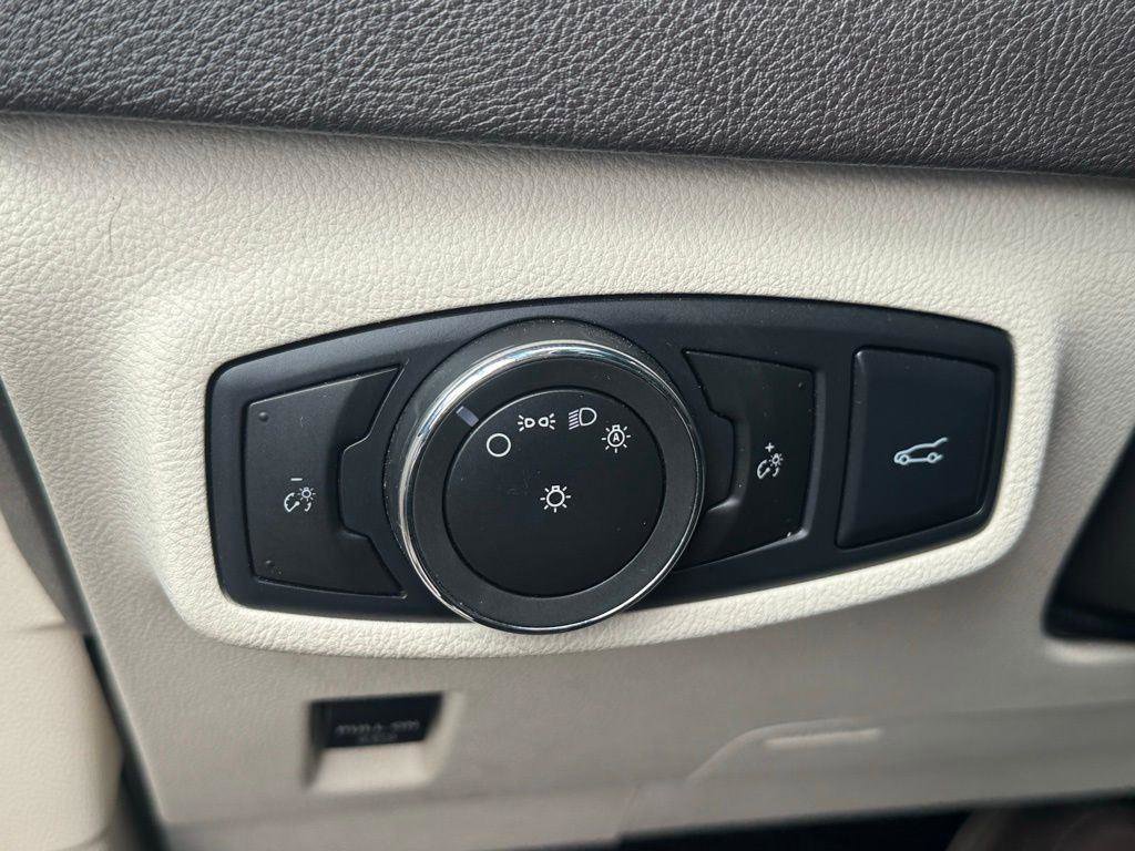 Used 2016 Lincoln MKC Reserve w/ Lincoln MKC Climate Package image 27