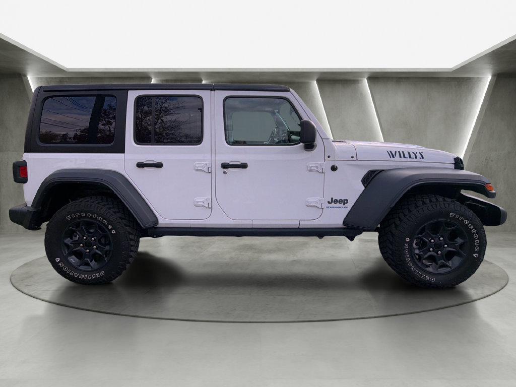 Used 2023 Jeep Wrangler Unlimited w/ Cold Weather Group AWD/4WD image 2