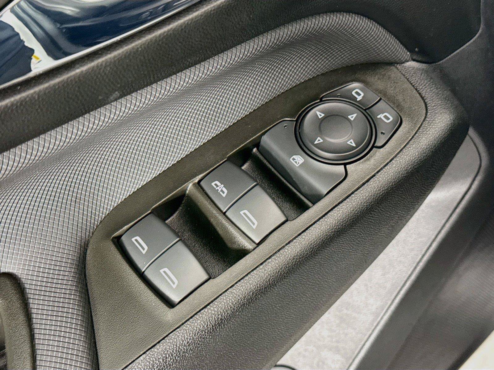 Used 2022 Chevrolet Equinox RS w/ RS Leather Package FWD image 30