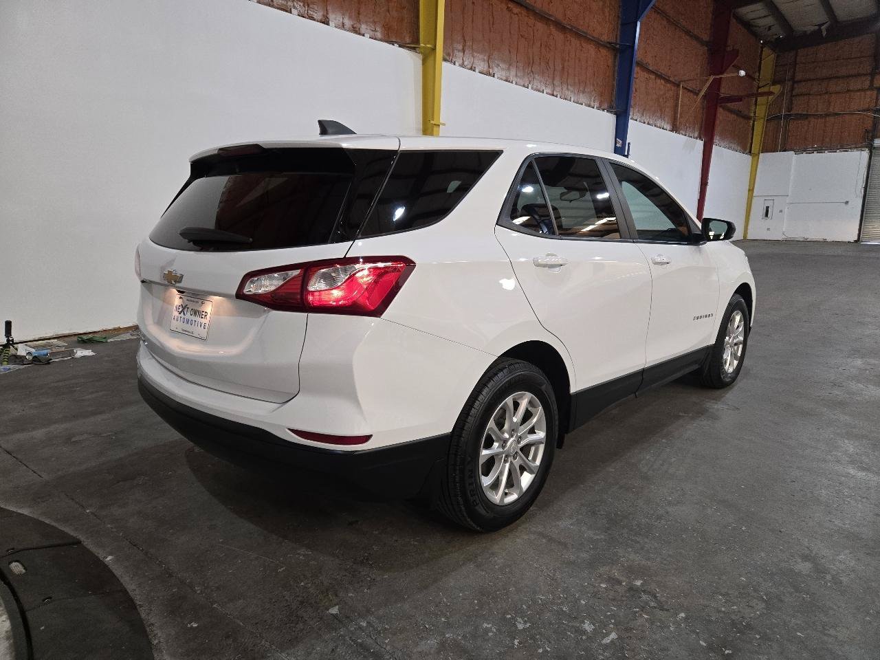 Used 2021 Chevrolet Equinox LS w/ LS Convenience Package FWD image 17