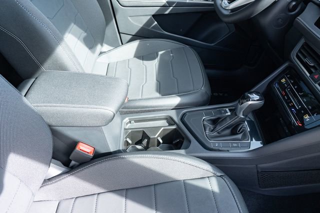 New 2026 Volkswagen Taos SE image 44