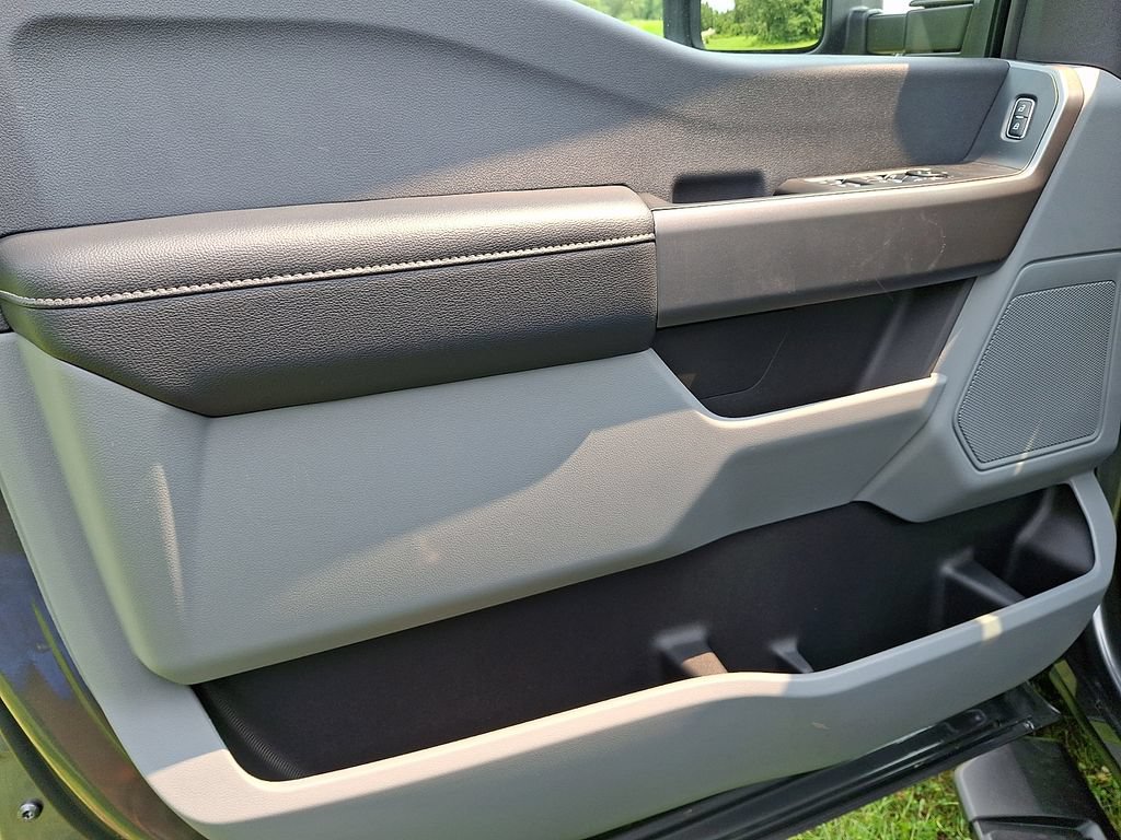 New 2026 Ford F250 XL w/ STX Appearance Package AWD/4WD image 8