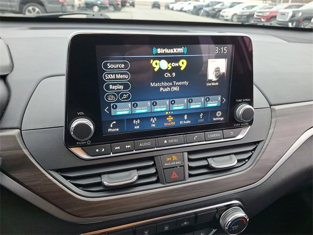 Used 2024 Nissan Altima 2.5 SV image 17