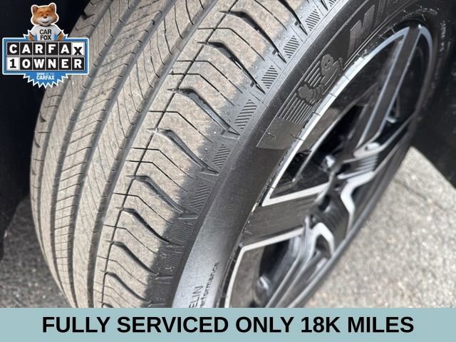 Used 2025 Mercedes-Benz GLC 300 4MATIC image 8