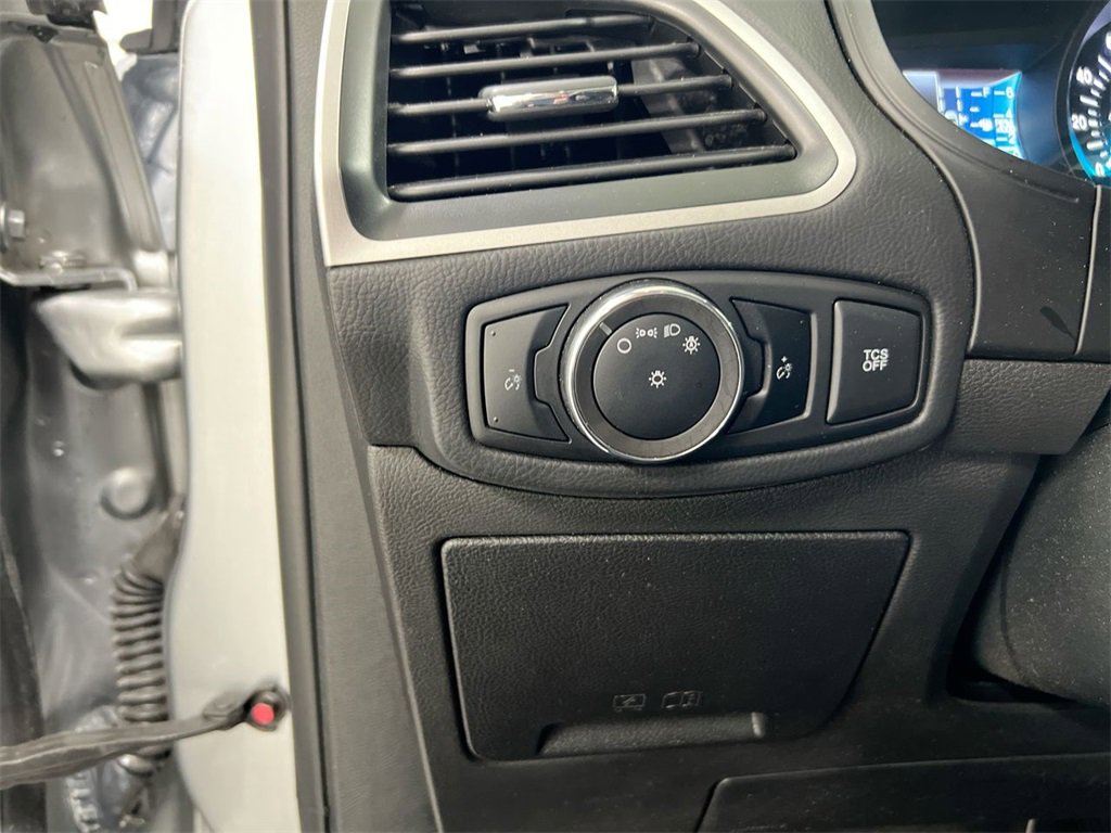 Used 2023 Ford Edge SEL image 18