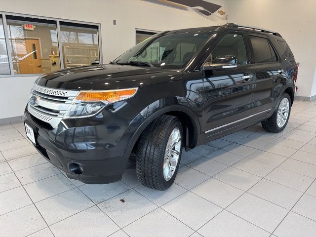 Used 2014 Ford Explorer XLT w/ Equipment Group 202A image 3