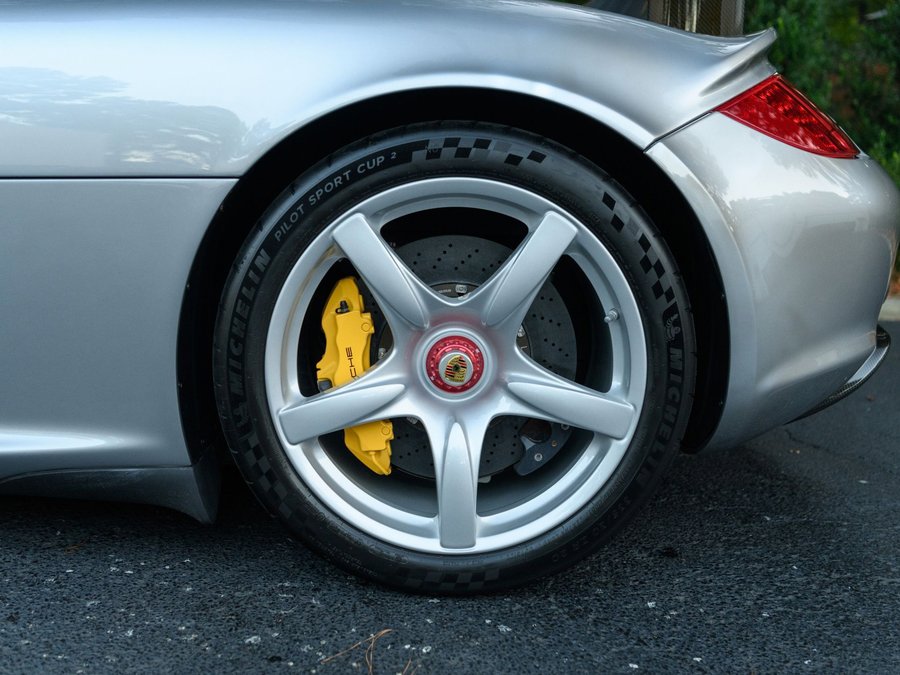Used 2005 Porsche Carrera GT image 15