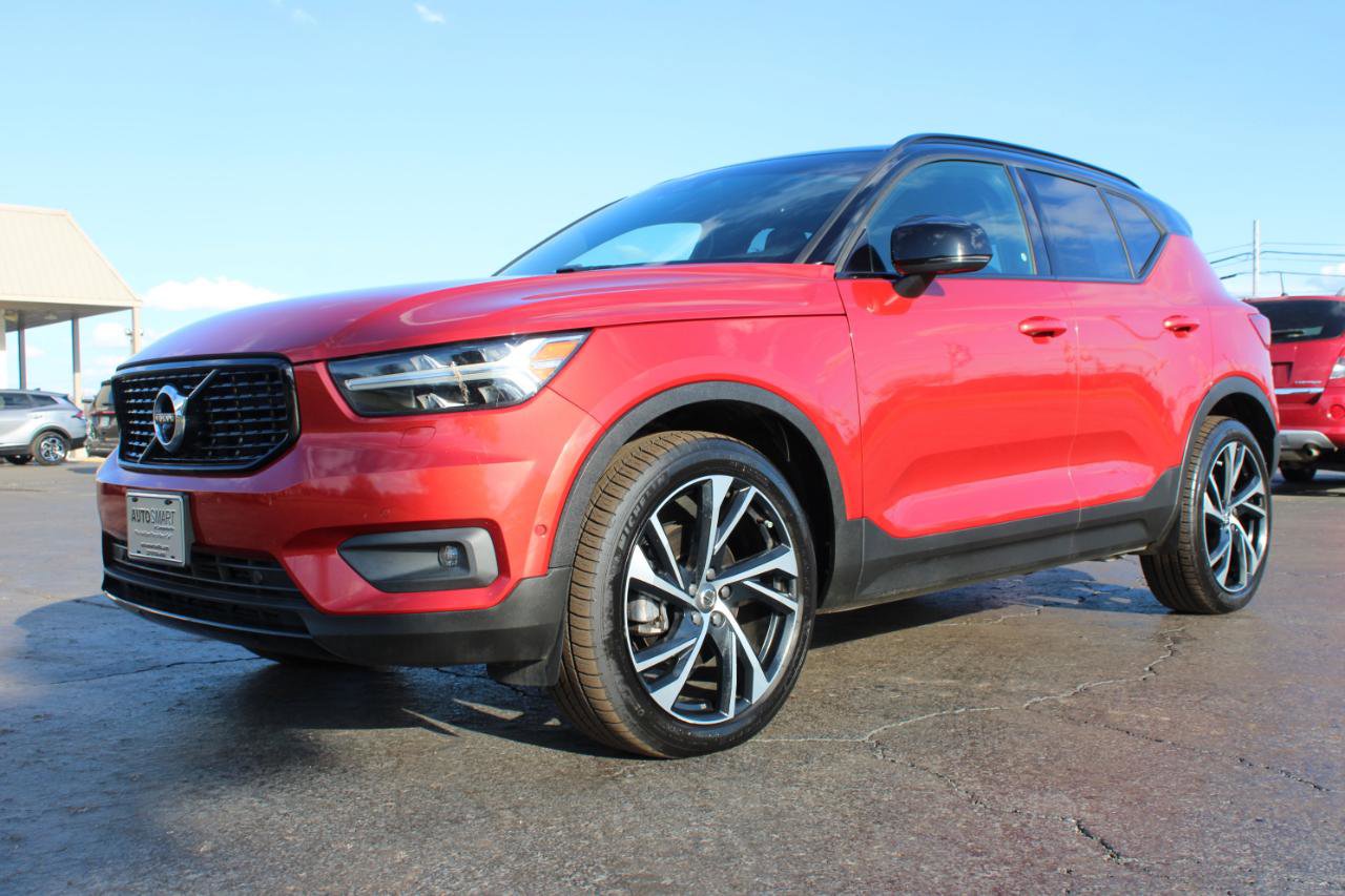 Used 2019 Volvo XC40 T5 R-Design image 13