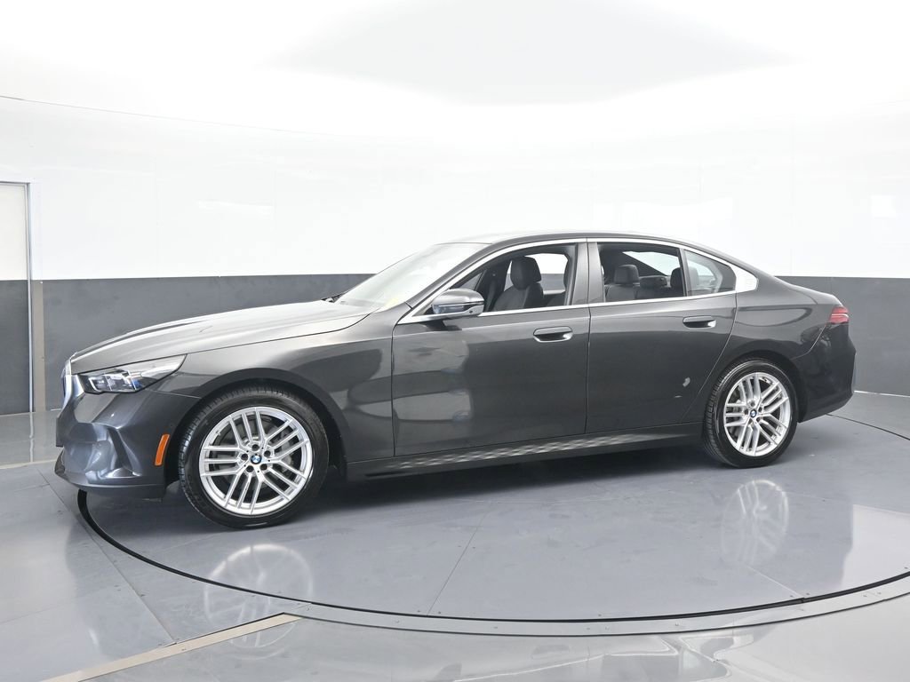 Used 2024 BMW 530i xDrive image 2