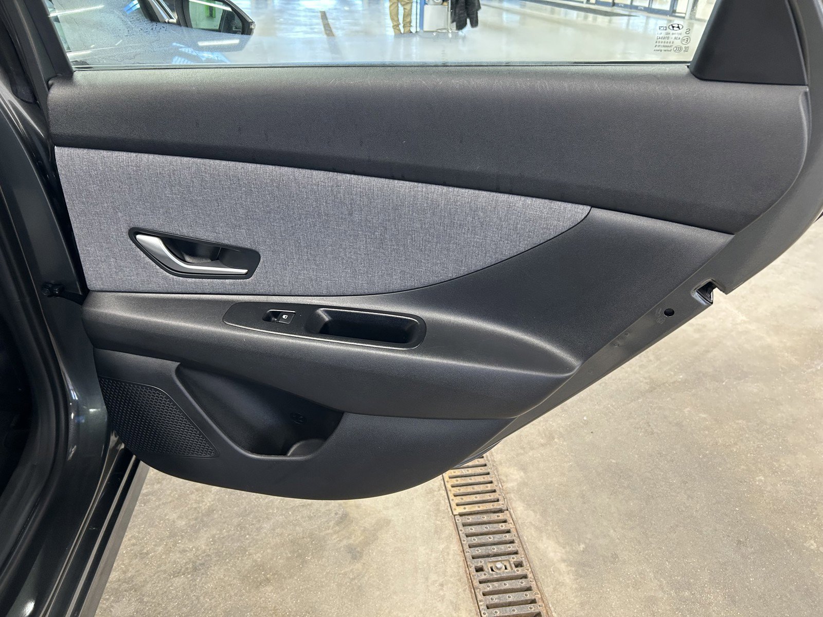 Used 2025 Hyundai Elantra Limited image 16