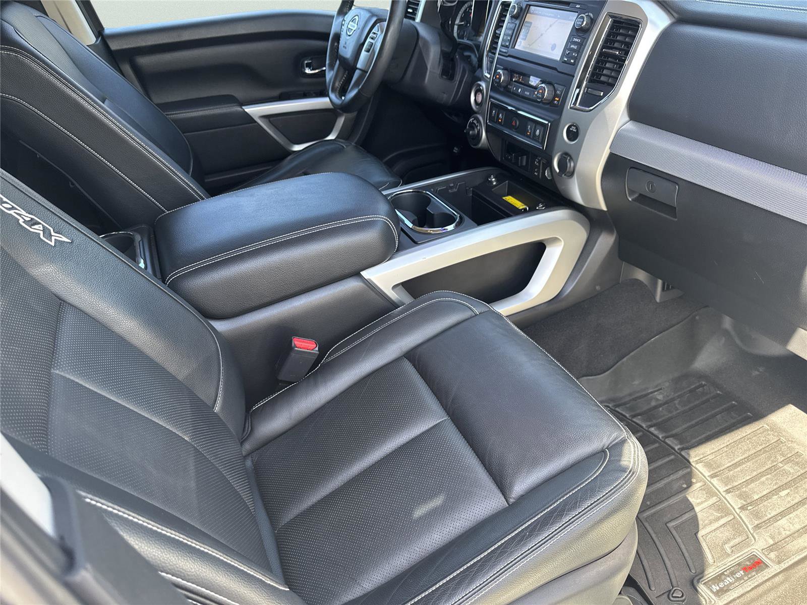 Used 2018 Nissan Titan PRO-4X w/ Pro-4x Convenience Package AWD/4WD image 34