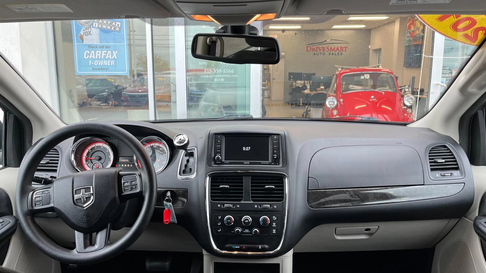 Used 2019 Dodge Grand Caravan SE w/ UConnect Hands-Free Group FWD image 13