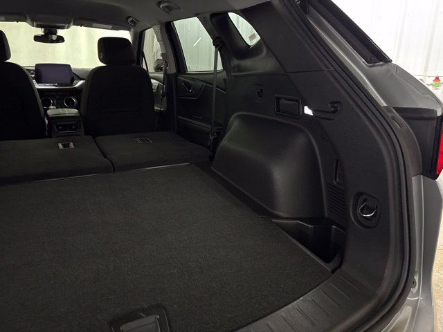 Used 2025 Chevrolet Blazer LT FWD image 13