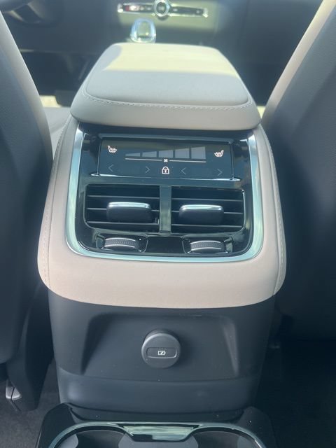 New 2026 Volvo XC90 T8 Plus w/ Protection Package AWD/4WD image 24