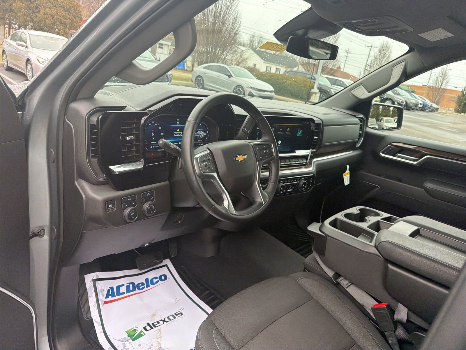 Used 2025 Chevrolet Silverado 1500 LT image 10