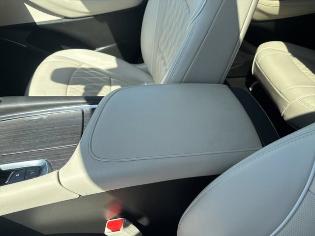 Used 2024 Buick Enclave Avenir w/ Avenir Technology Package AWD/4WD image 30