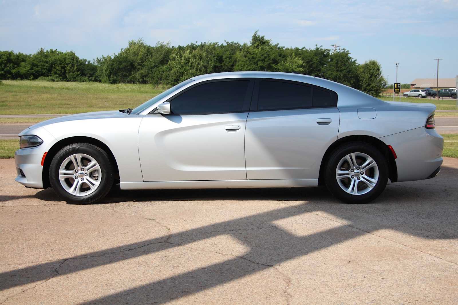 Used 2022 Dodge Charger SXT RWD image 6