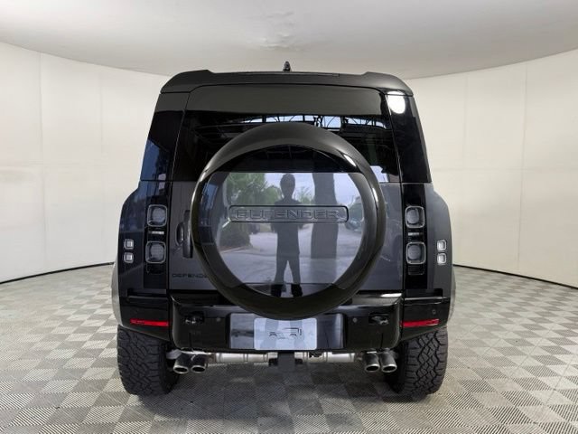 Certified 2025 Land Rover Defender 110 V8 AWD/4WD image 3