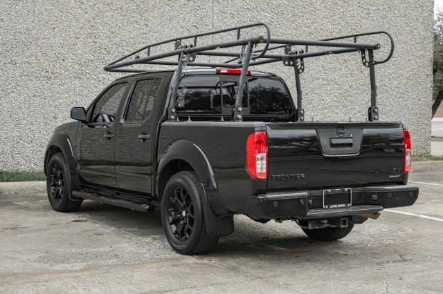 Used 2021 Nissan Frontier SV w/ Midnight Edition Floor Mats image 12