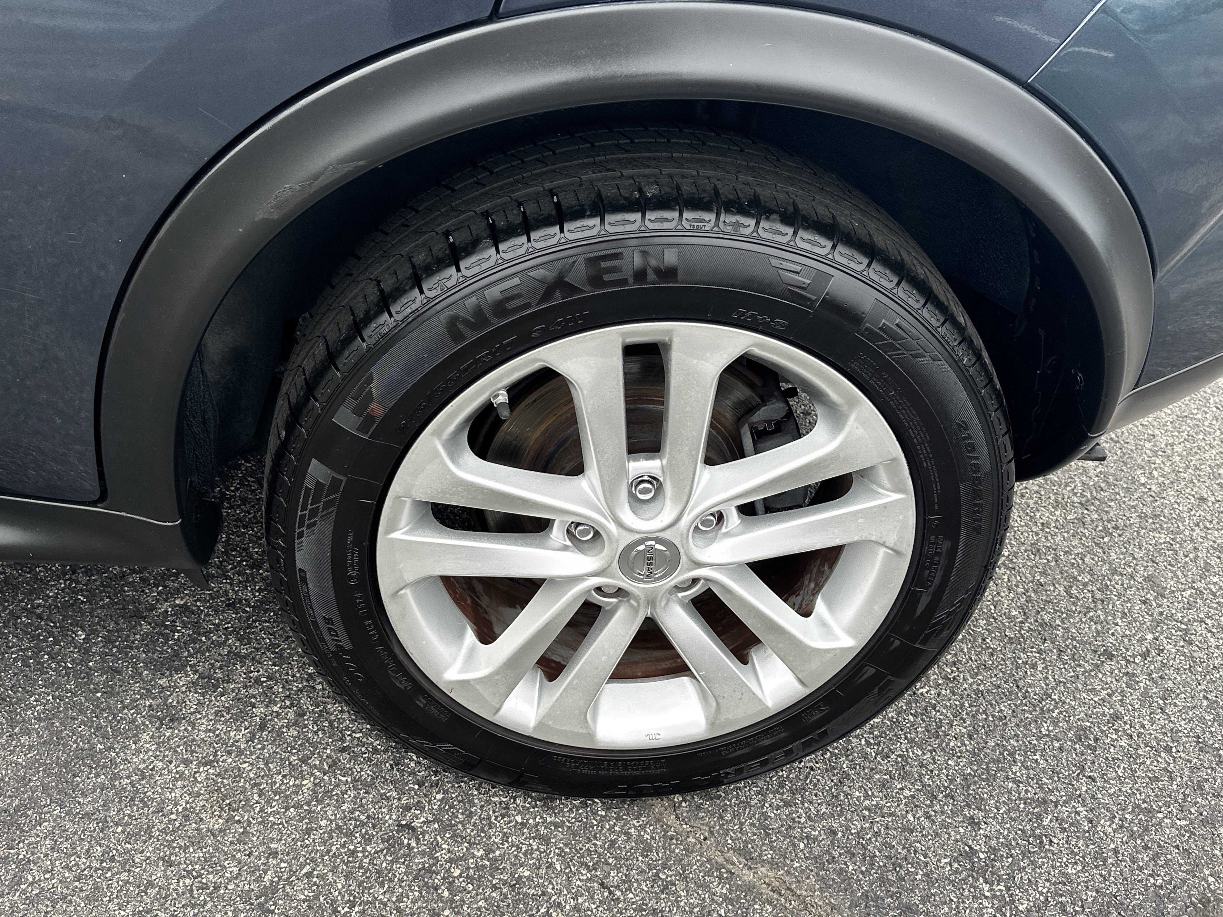 Used 2012 Nissan Juke SL FWD image 23