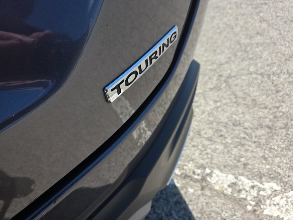 Used 2025 Honda Pilot Touring image 11