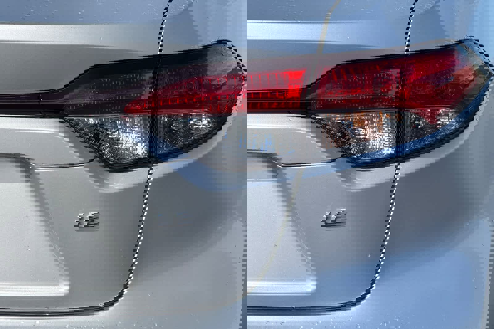 Used 2020 Toyota Corolla LE image 29