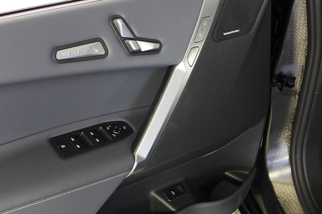 Used 2026 BMW iX xDrive45 w/ M Sport Package image 10