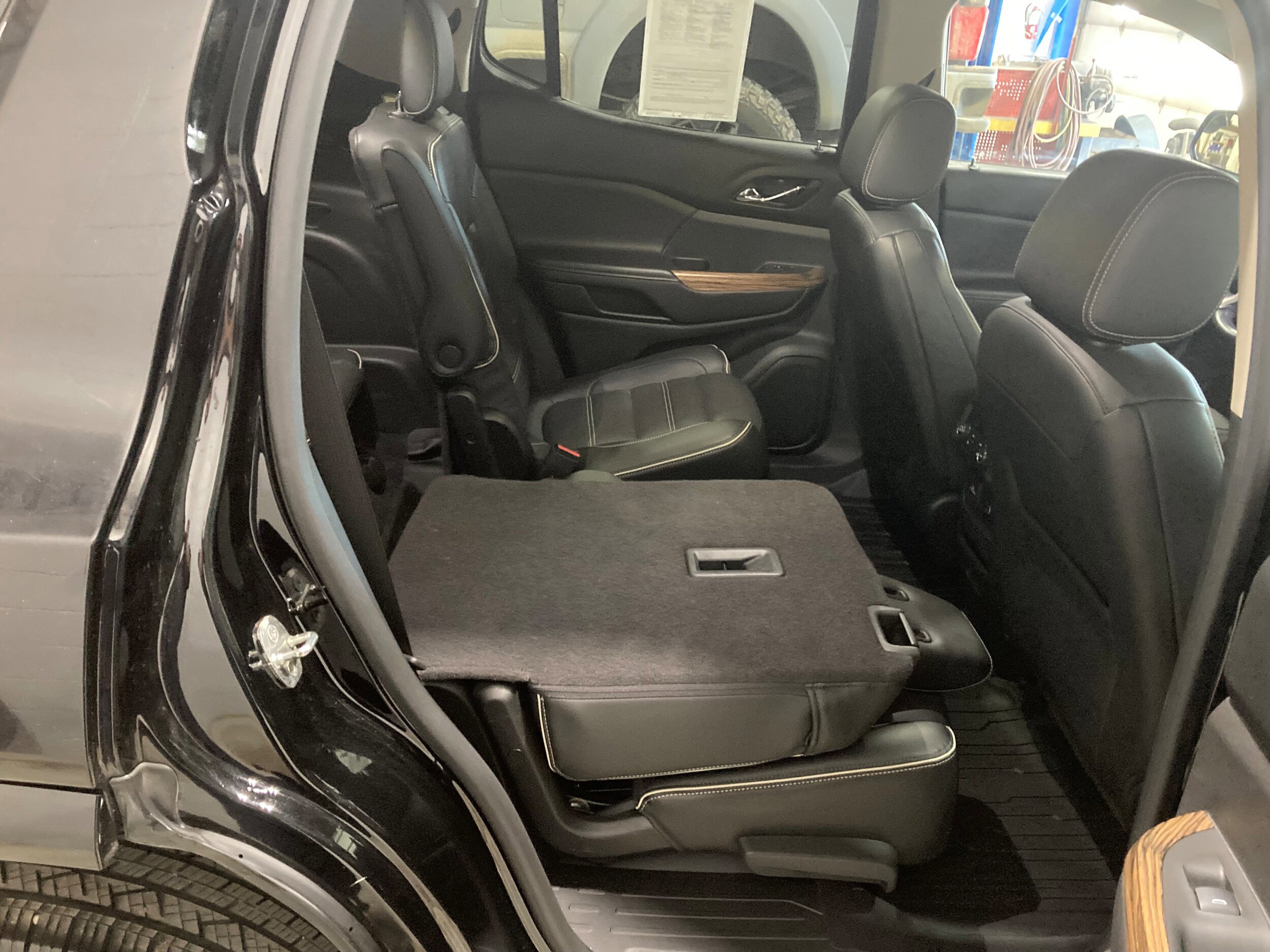 Used 2017 GMC Acadia Denali AWD/4WD image 10