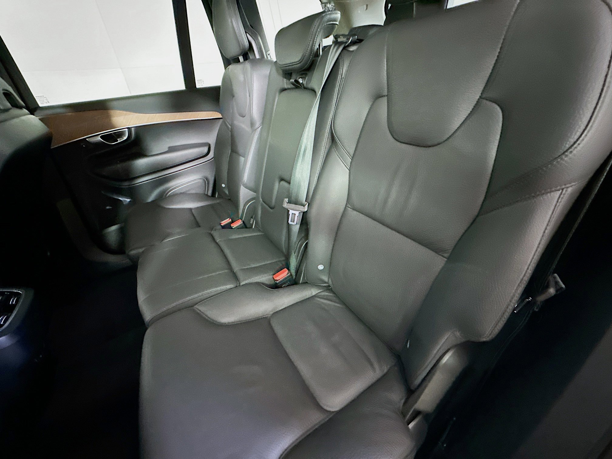 Used 2023 Volvo XC90 B6 Plus image 28