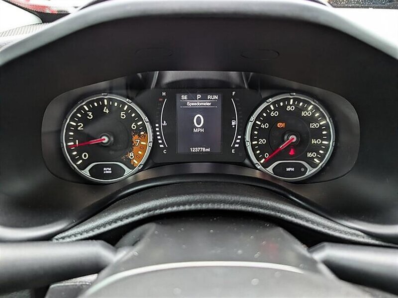 Used 2017 Jeep Renegade Sport w/ Power & Air Group FWD image 20