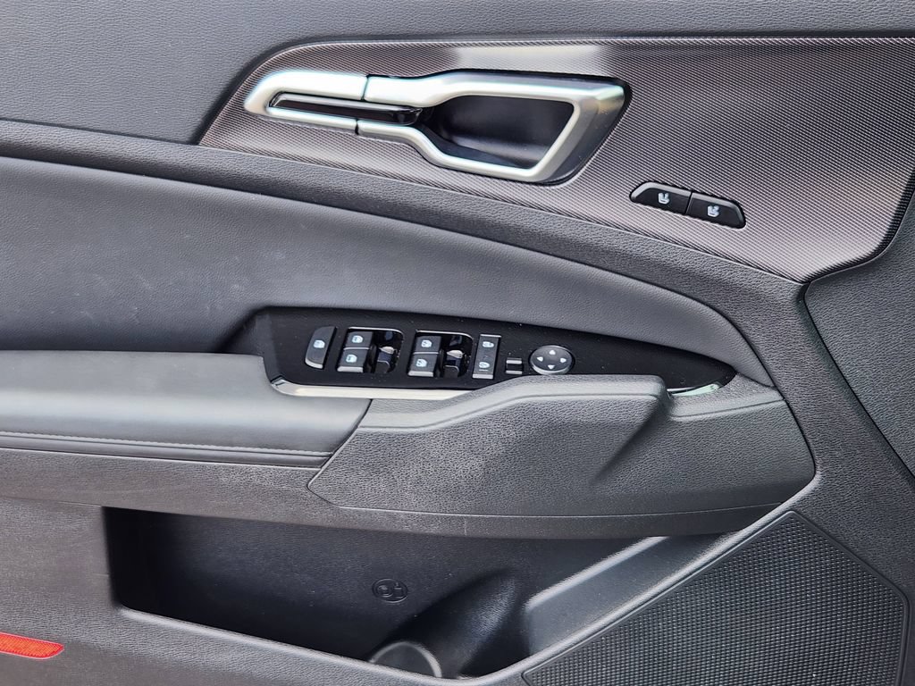 Used 2025 Kia Sportage SX FWD image 8
