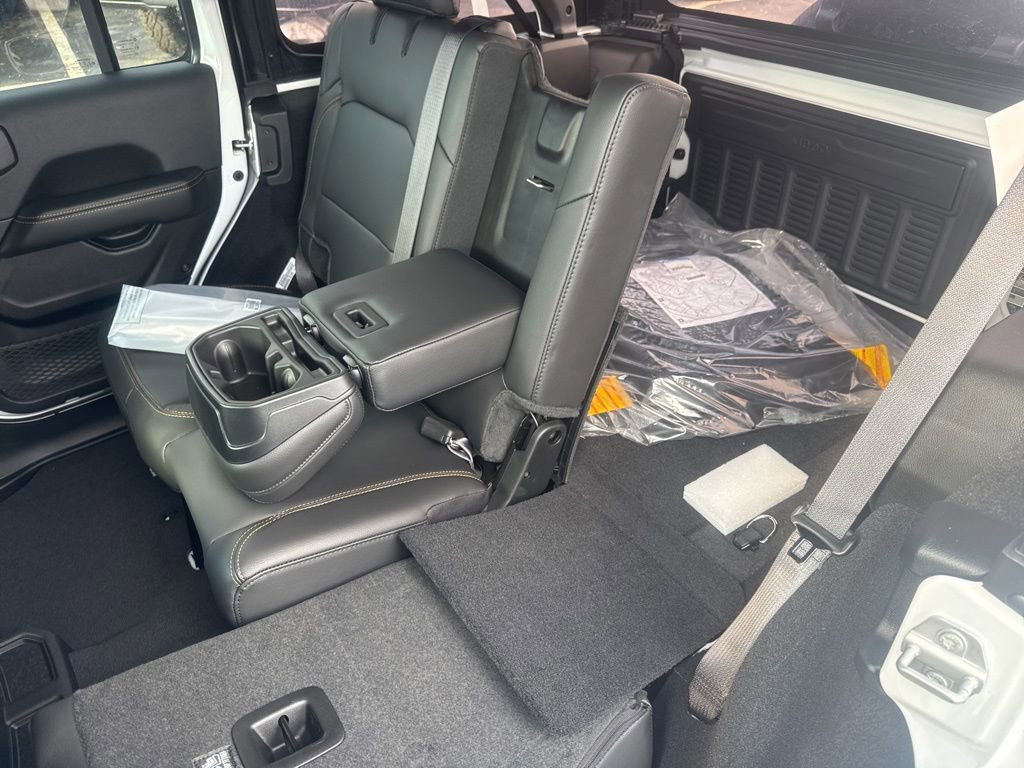 New 2025 Jeep Wrangler Sahara image 30