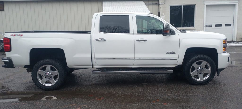 Used 2015 Chevrolet Silverado 2500 High Country w/ Duramax Plus Package image 9