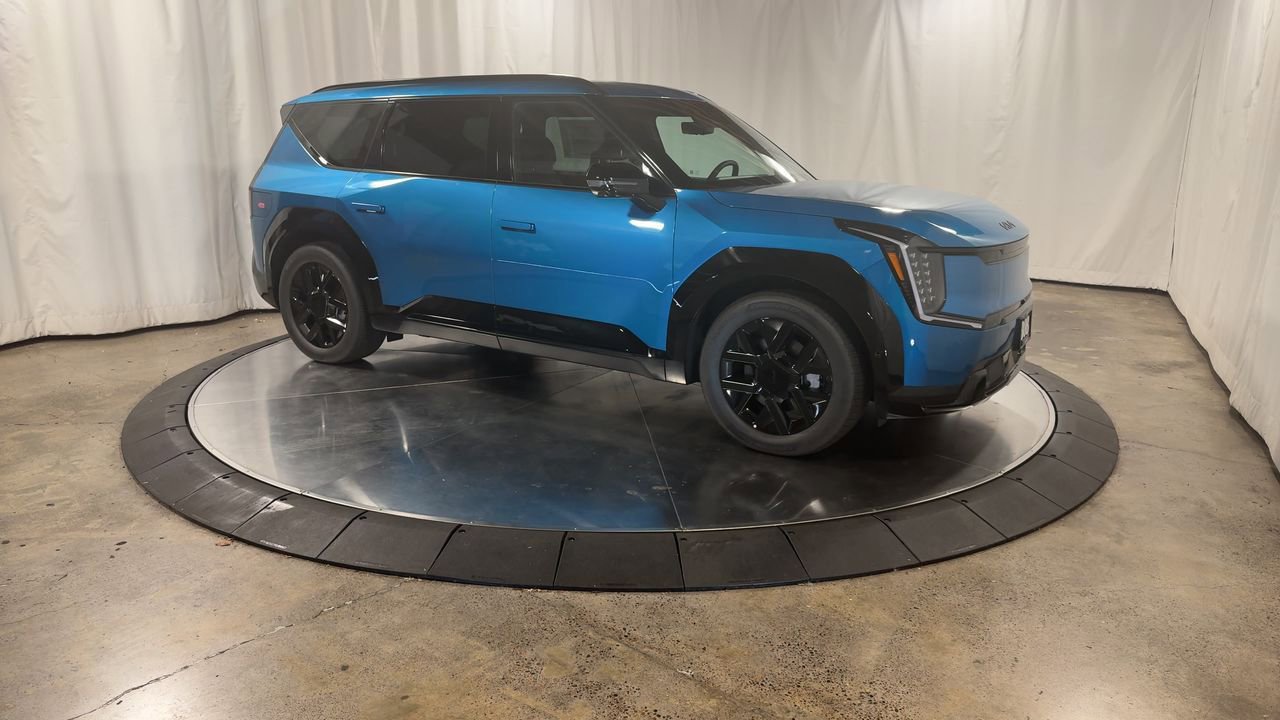 New 2026 Kia EV9 Land w/ Nightfall Edition Package image 2