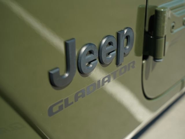 Used 2021 Jeep Gladiator Sport AWD/4WD image 37