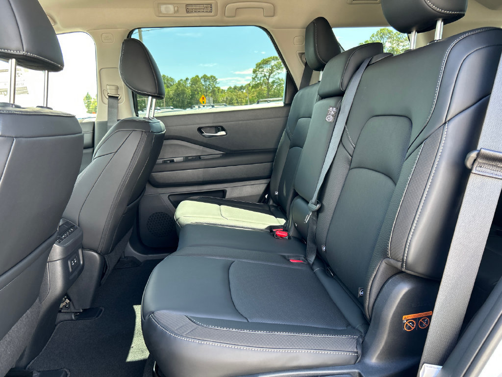 New 2026 Nissan Pathfinder SL w/ Cargo Package FWD image 30