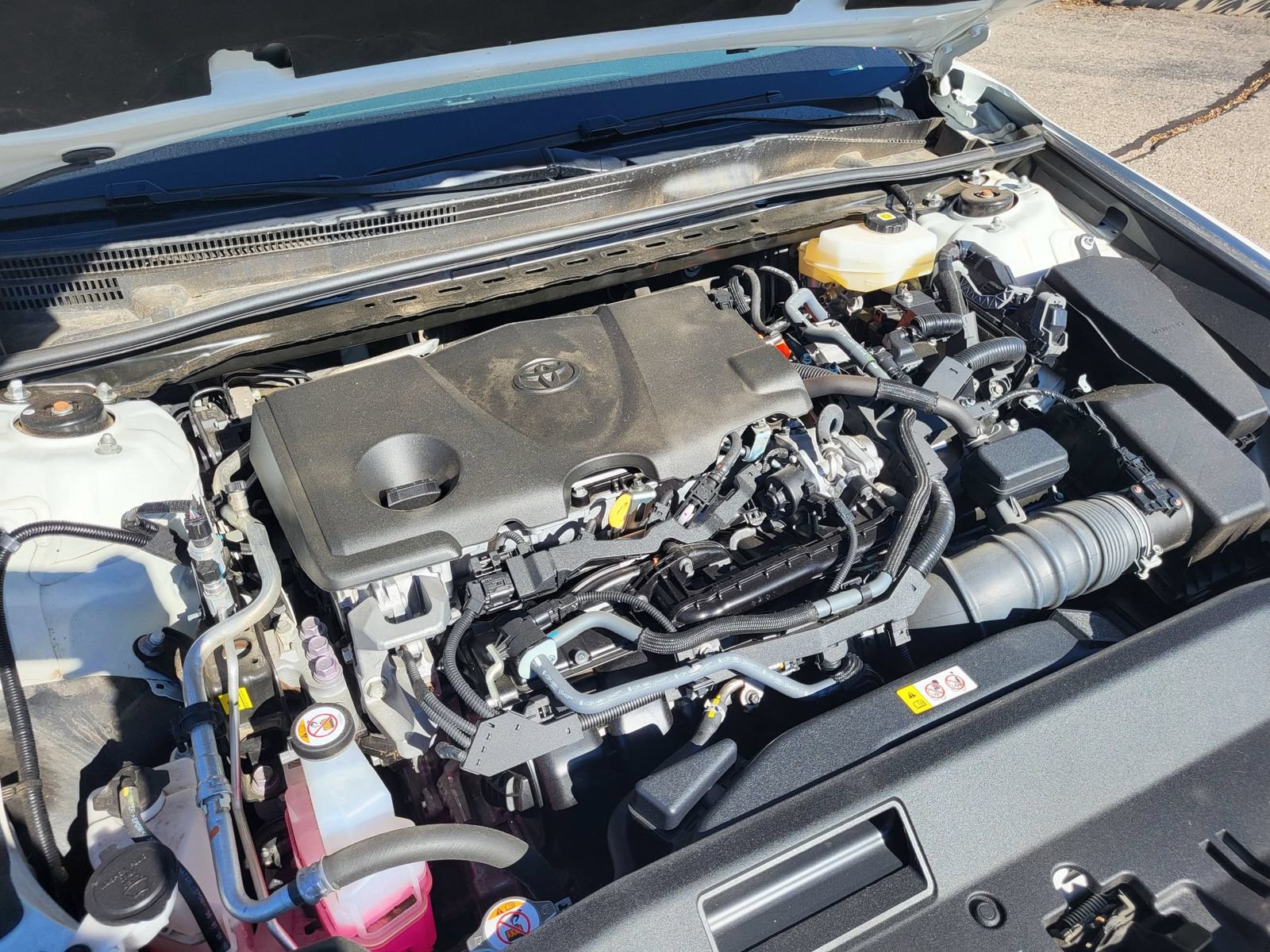 Used 2025 Toyota Camry LE FWD image 31