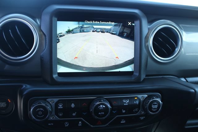 Used 2022 Jeep Wrangler Unlimited Sahara w/ Cold Weather Group AWD/4WD image 23
