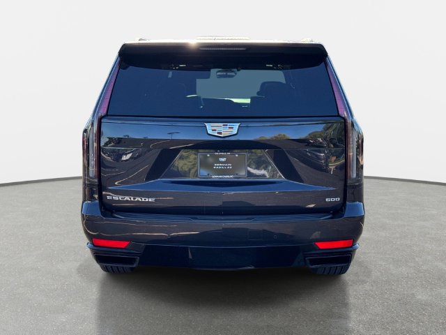 Certified 2022 Cadillac Escalade Sport Platinum w/ Heavy-Duty Trailer Package AWD/4WD image 4