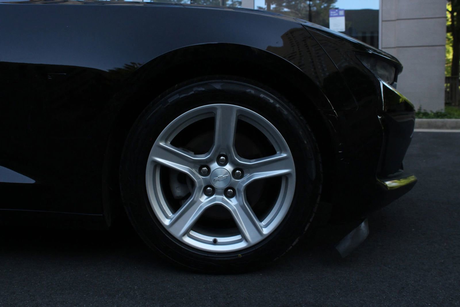 Used 2021 Chevrolet Camaro LT w/ Technology Package RWD image 4