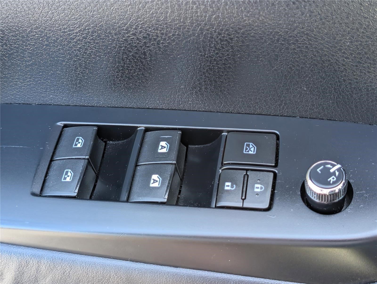 Used 2016 Toyota Highlander XLE image 21