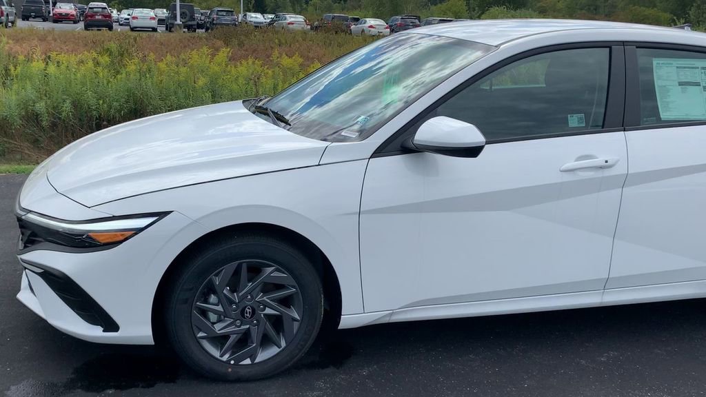 New 2025 Hyundai Elantra Blue w/ Cargo Package image 4