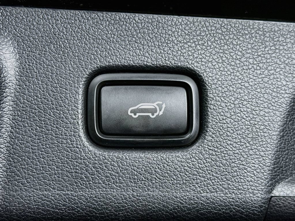 Used 2024 Hyundai Palisade Limited AWD/4WD image 32