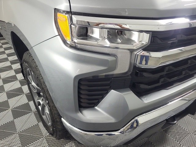 Used 2025 Chevrolet Silverado 1500 LT image 3