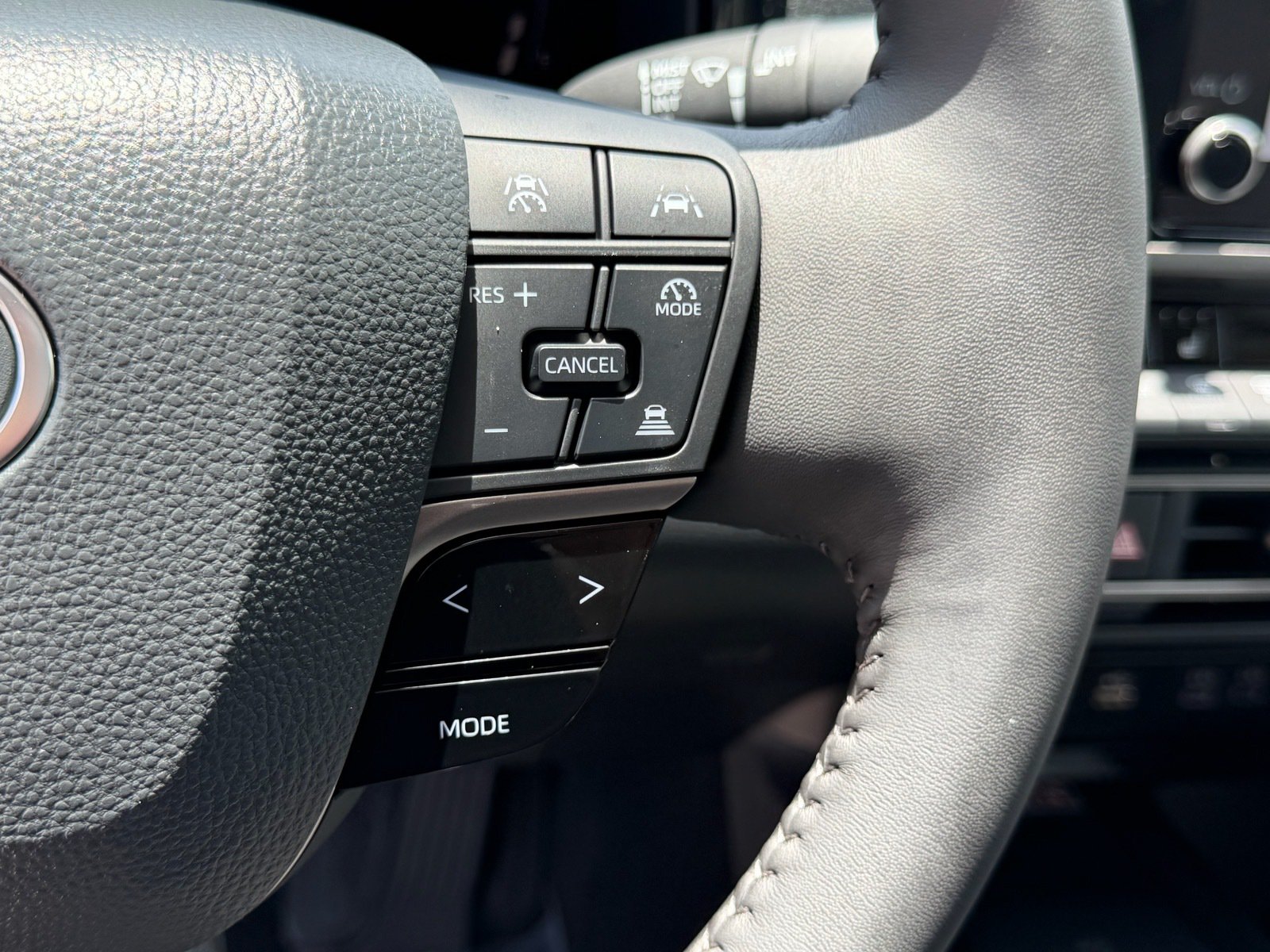 Used 2026 Toyota Camry LE w/ Convenience Package FWD image 32