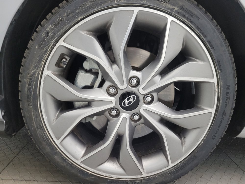 Used 2020 Hyundai Elantra GT N Line FWD image 31